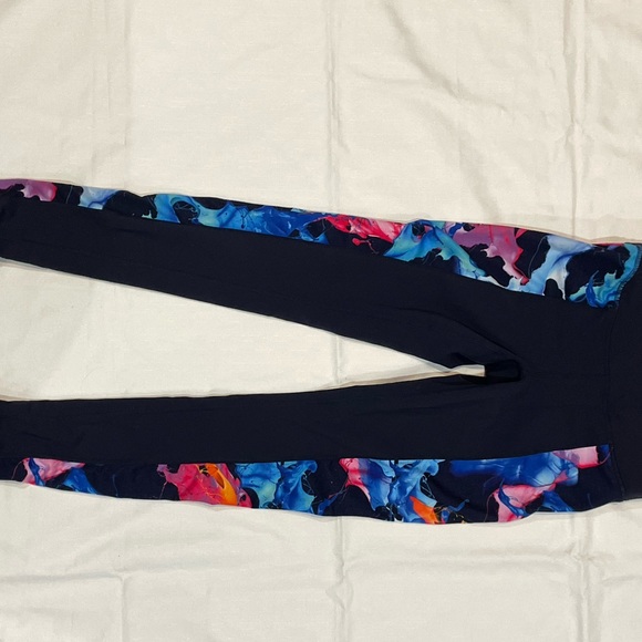 Like NEW! Athleta size small - Picture 4 of 4